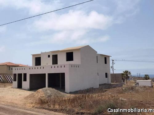 CASA EN OBRA GRIS CON VISTA AL MAR