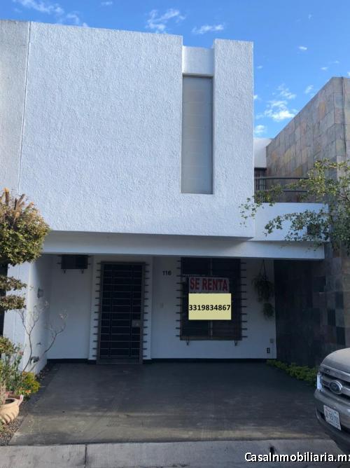 CASA EN RENTA RESIDENCIAL VALLE DEL SUR TLAQUEPAQUE $ 10,500.00