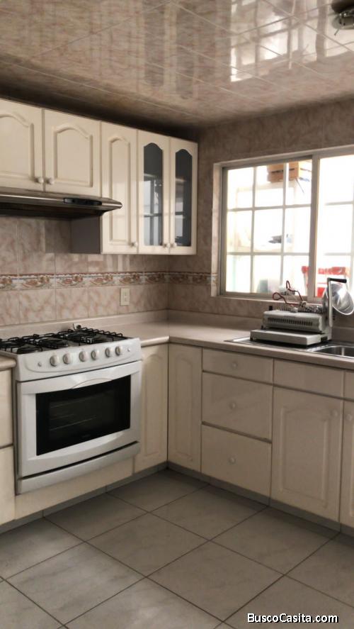 E X C E L E N T E Amplia y Precio G a N E L a 