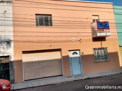 BONITA CASA TOTALMENTE REMODELADA.