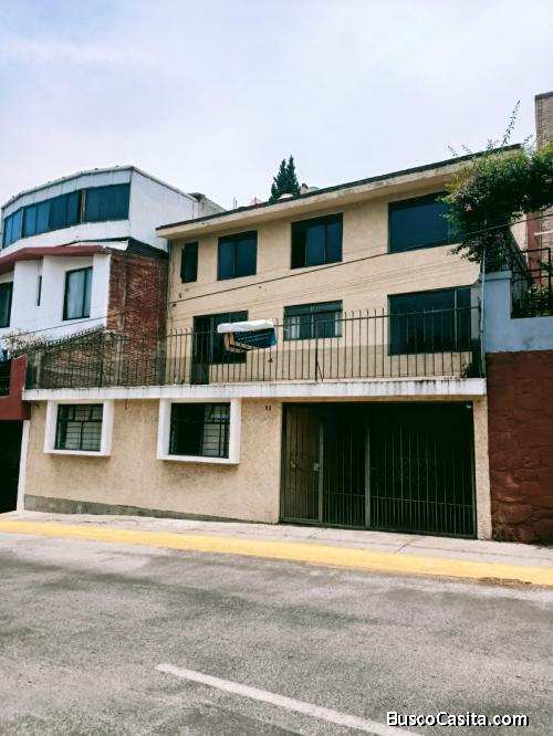 Amplia y Bonita Casa en Calle Cerrada con Vigilancia!