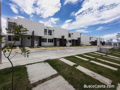 Se vende casa con excelentes acabados