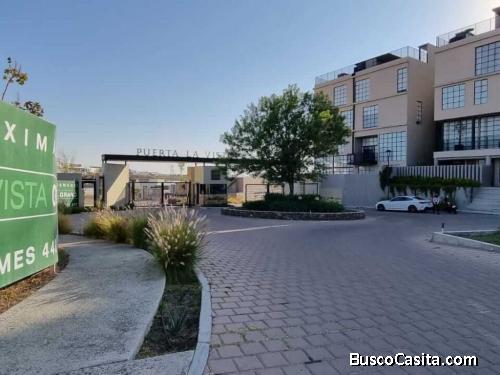 TERRENO A LA VENTA EN FRACC. PUERTA LA VISTA