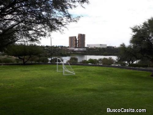 TERRENO A LA VENTA EN FRACC. PUERTA LA VISTA