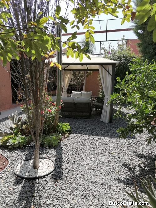 EN PEDREGAL CASA EN UN NIVEL 