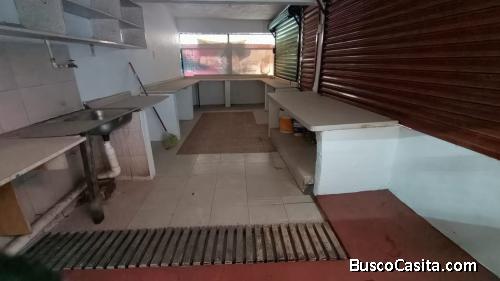 Local en el mercado del auditorio para venta de alimentos 