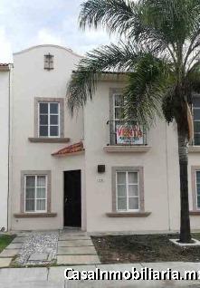 RENTA CASA EN VILLA ROMANA INTERIOR RESIDENCIAL EL REFUGIO