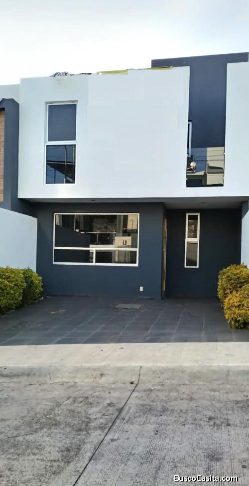 Casa en Fracc. CAMPOS ELISEOS sobre el libramiento casa con habitacion en Planta baja 