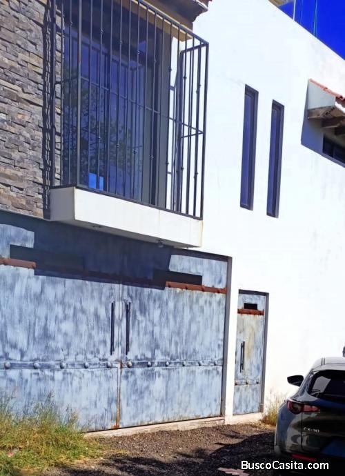 casa con amplio jardín excelente para reuniones