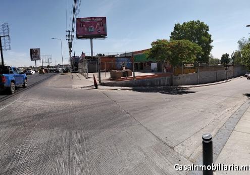 Super Terreno comercial en esquina sobre la avenida López Mateos Sur