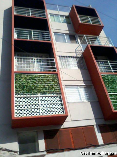 En Venta bonito Departamento Interior 4to Piso, Eje Central #189
