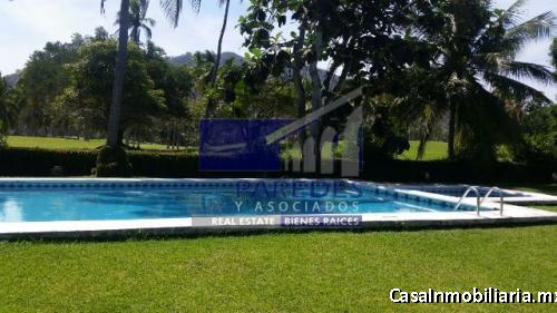 Villa frente a campo de golf  2 recamaras en Ixtapa A11