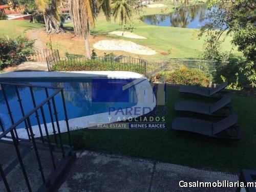 Casa con alberca en Renta de 3 recamaras en campo de golf  Ixtapa A02