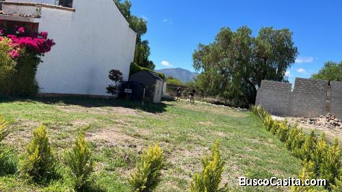En Calle Principal Terreno Plano en Club de Golf Tequisquiapan