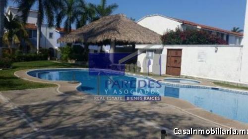 A42 Casa en condominio para 8 personas 3 recamaras con alberca en Ixtapa 