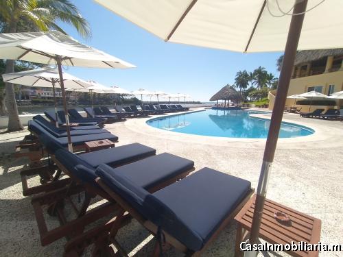 A23 Villa Porto Ixtapa de 3 recamaras con vista a la Marina Ixtapa