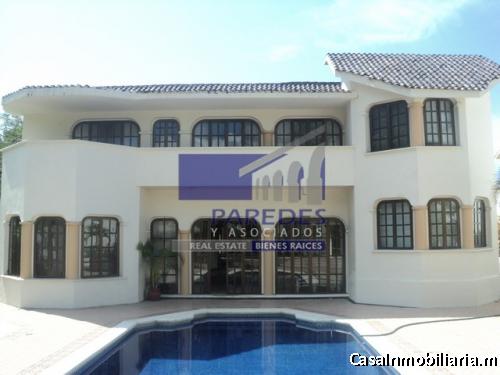 R305 Venta de Residencia 6 recámaras Campo de Golf Palma Real Ixtapa