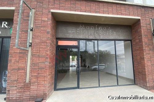 Se renta excepcional local comercial en Plaza Valle Escondido