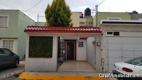 CASA A 5 MIN DEL AEROPUERTO y 8 MIN DE METEPEC EN STA MARIA TOTOLTEPEC FRACC VILLAS DE SANTA MONICA