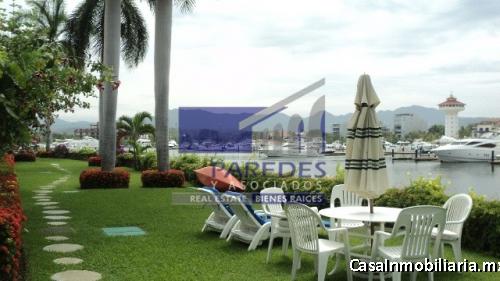 Villa aterrazada de 4 recamaras en la Marina Ixtapa A31