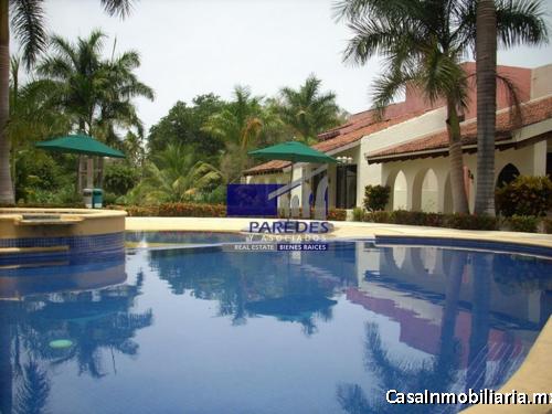 V411 Villa en Venta 3 recamaras Campo de Golf Ixtapa