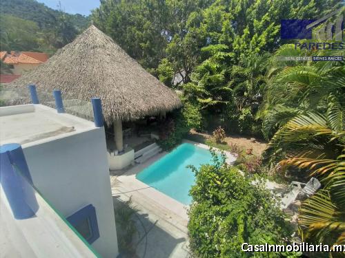 C101 En Venta casa 3 recamaras Alberca amplia Terreza en Ixtapa