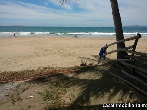 Barra de Potosi Terreno en Venta 3000 m2 con frente de playa y carretera T503