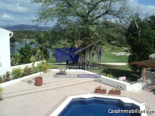 R305 Venta de Residencia 6 recámaras Campo de Golf Palma Real Ixtapa