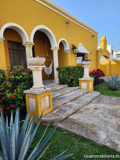 Hermosa casa tipo hacienda estilo Izamal en ubicación privilegiada al norte de la ciudad