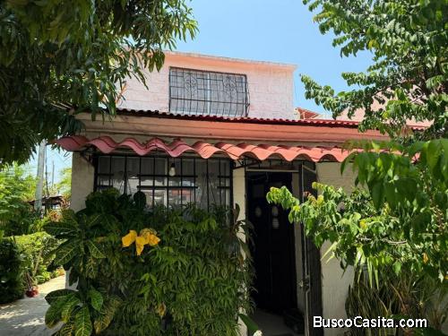 EN ACAPULCO CASA DE 3R-2B Y 4 LUGARES ESTACIONAMIENTO