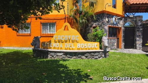 COCOYOC. HACIENDA DEL BOSQUE. Casa en venta con alberca